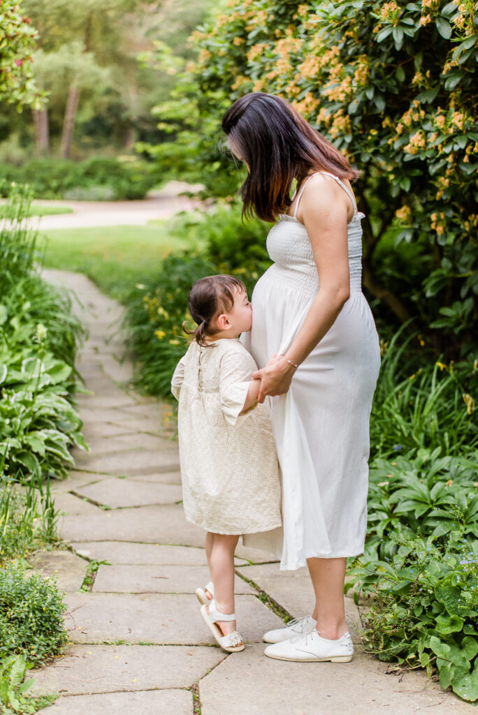 Babybauchshooting mit Schwester