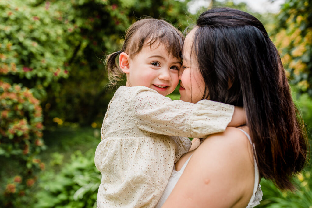 Mutter und Tochter Familienshooting