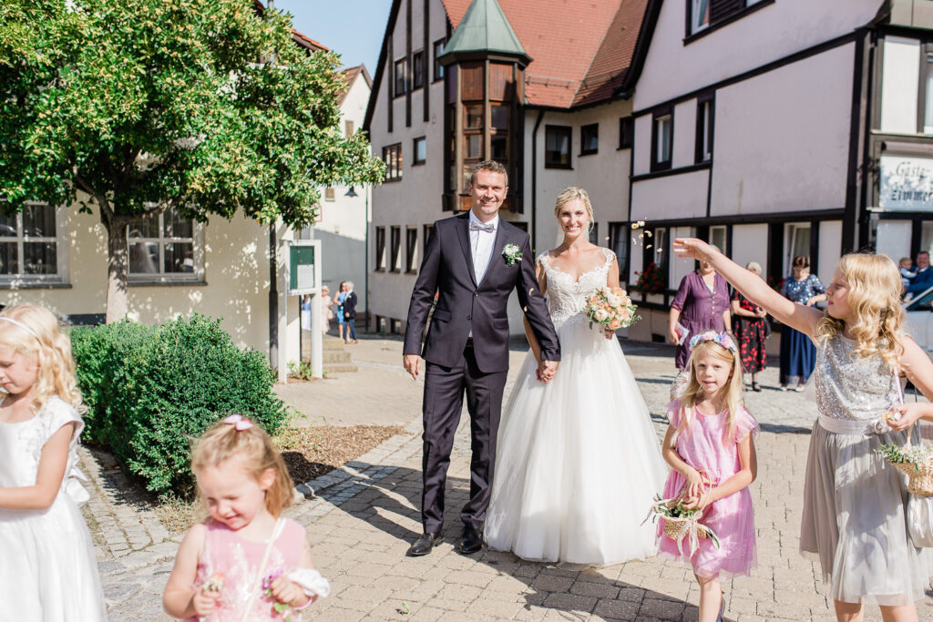 Heiraten in der Kirche Brautpaar