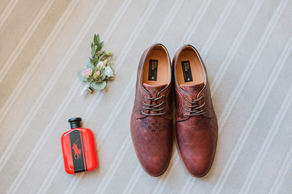 Braeutigam Schuhe Getting Ready